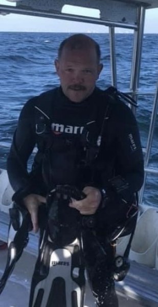 Jeremy Ev, PADI IDC Staff Instructor - Instructors, Instructor | Rainbow Reef Dive Center, Key Largo, Florida Keys image